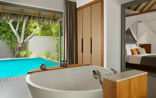 ONE BEDROOM BEACH POOL RESIDENCE BATHROOM